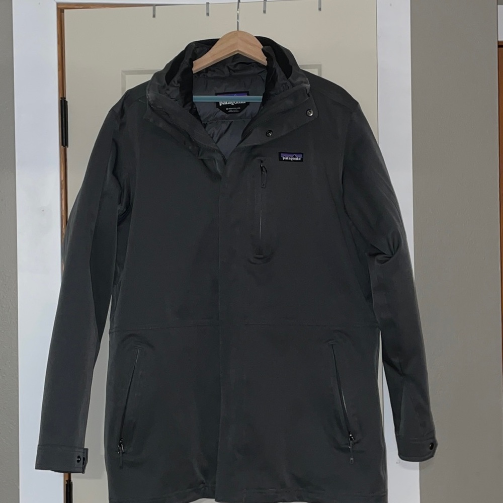 COPY - Men’s Patagonia Coat- Medium